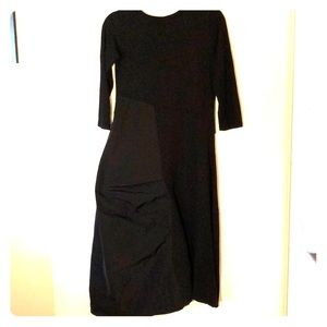 COMFY BLACK ASYMMETRICAL DRESS